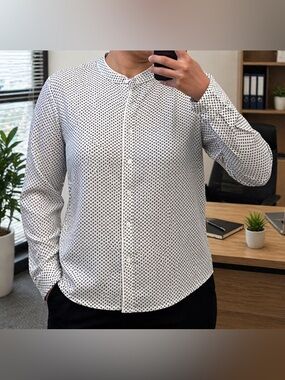 Van Heusen White Micro Print Button Down Blouse Size M Long Sleeve Work Top